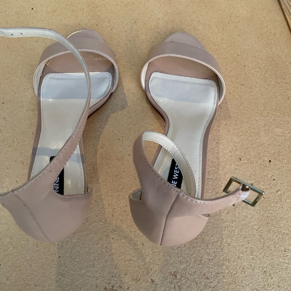Nine West Women's Leisa Leather heeled Dress Sandal